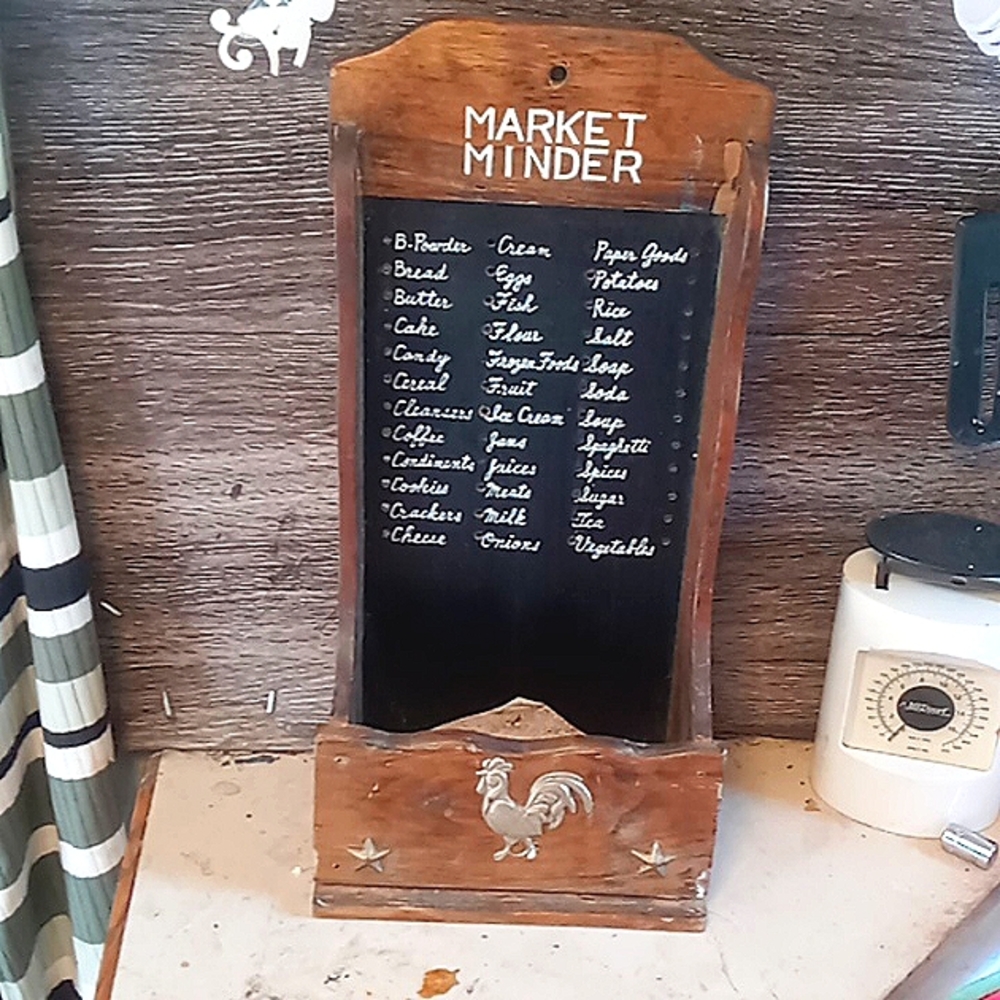 Country Market Minder Wall Hanging Organizer